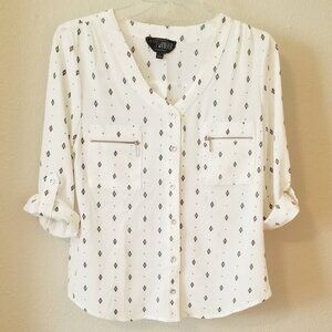 Ivory Blouse Button Front Pockets 3/4 Sleeve
